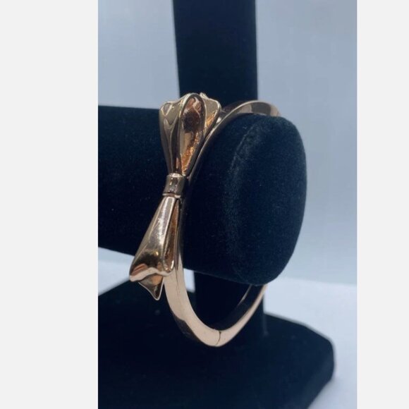 Kate Spade Rose Gold Bow Hinged Bangle Bracelet 25.4g EUC - Picture 3 of 9